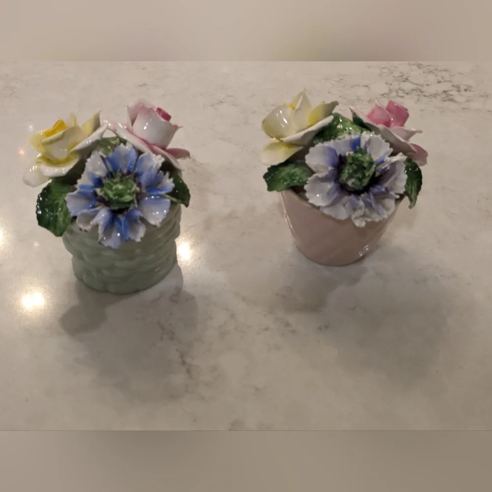 Lot of 2 Vintage Radnor Bone China Flowers Bouquet in 3